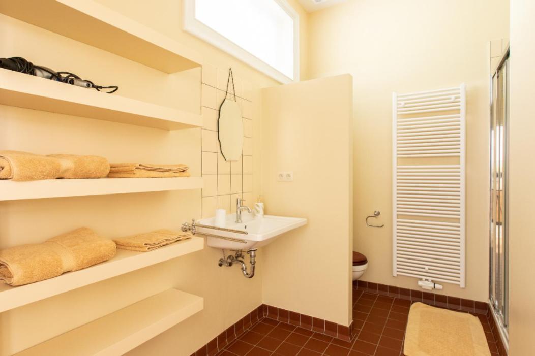 Pauline Loveling Apartment With Quiet Garden And 2 Bathrooms แอนต์เวิร์ป ภายนอก รูปภาพ