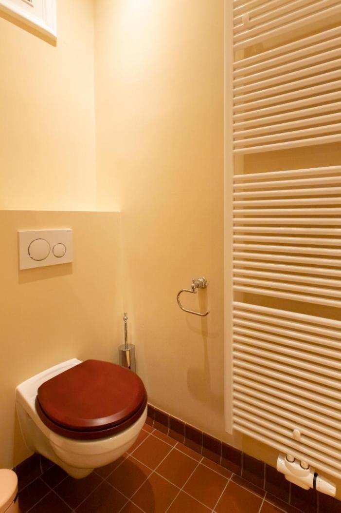 Pauline Loveling Apartment With Quiet Garden And 2 Bathrooms แอนต์เวิร์ป ภายนอก รูปภาพ