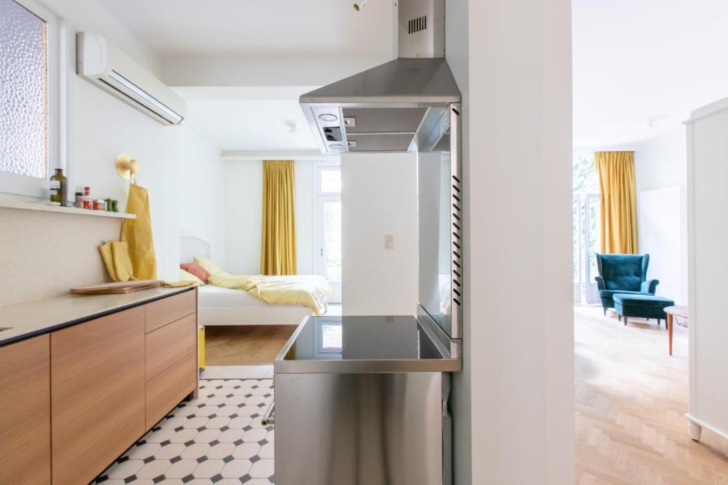 Pauline Loveling Apartment With Quiet Garden And 2 Bathrooms แอนต์เวิร์ป ภายนอก รูปภาพ